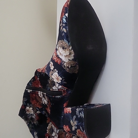 SHEIN Floral Velvet OTK Boots - Picture 10 of 10